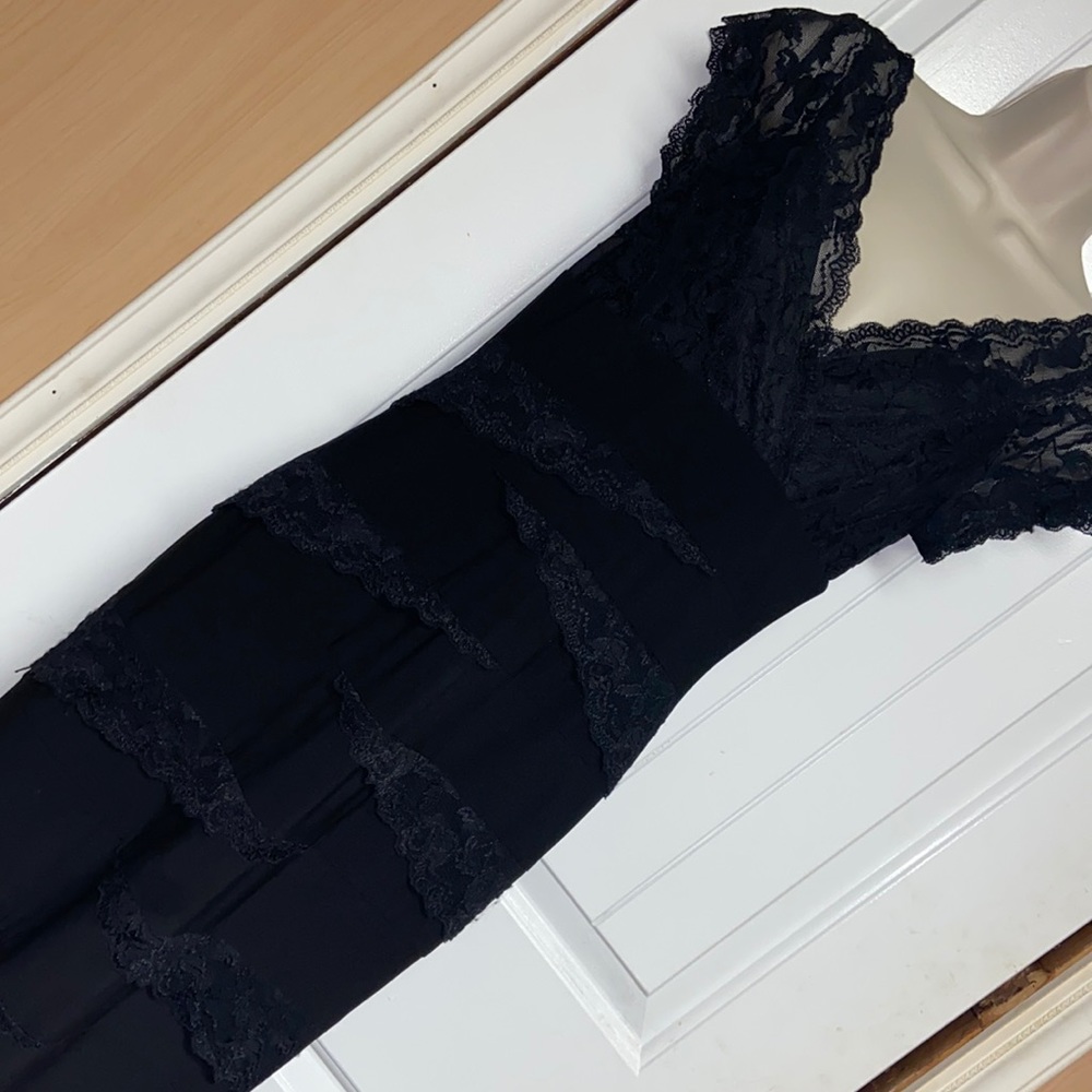 ONYX NITE LACE DRESS